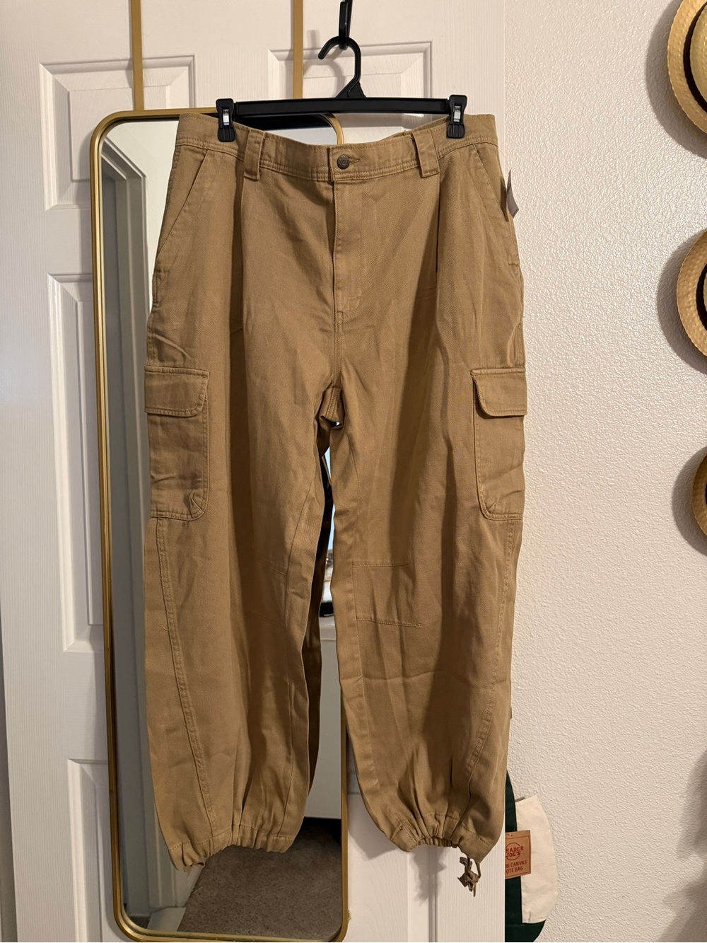 NWT Old Navy Twill Barrel Cargo Pants
